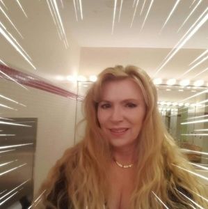 Meet your Posher, Regina